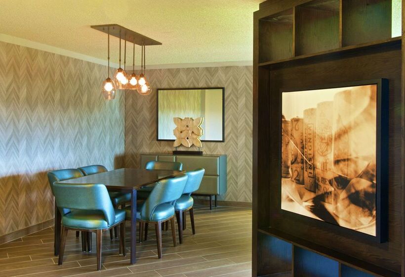 호텔 Embassy Suites By Hilton Portland Tigard