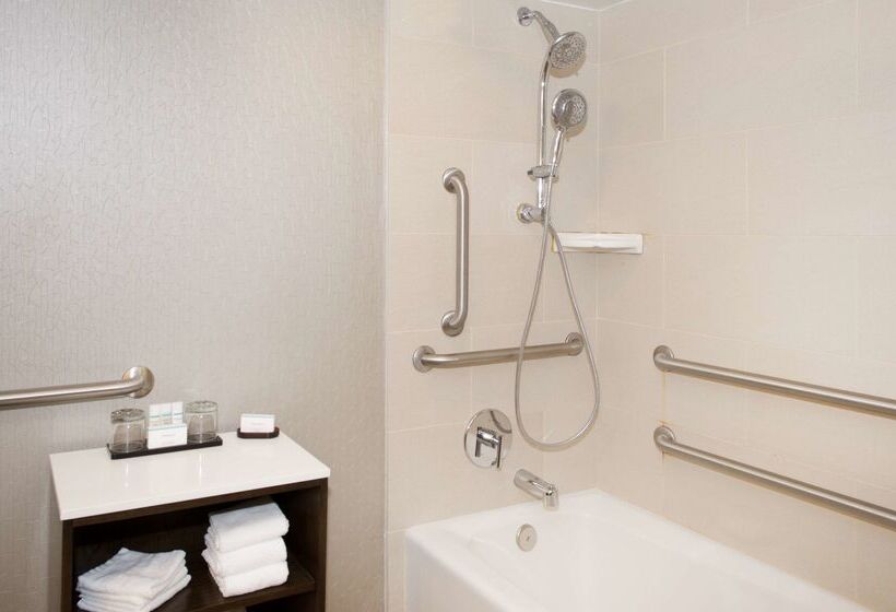 فندق Embassy Suites By Hilton Portland Tigard