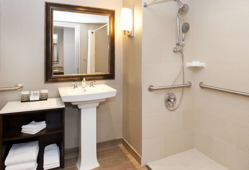 호텔 Embassy Suites By Hilton Portland Tigard