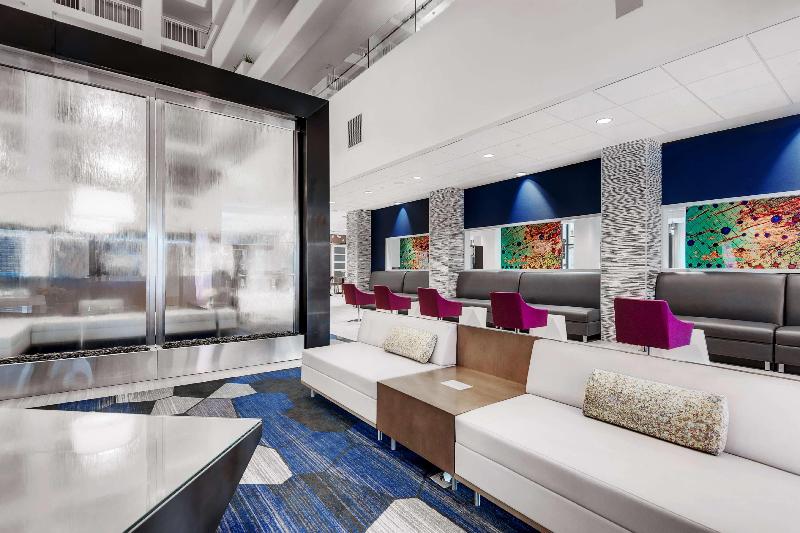 هتل Embassy Suites By Hilton Raleigh Crabtree