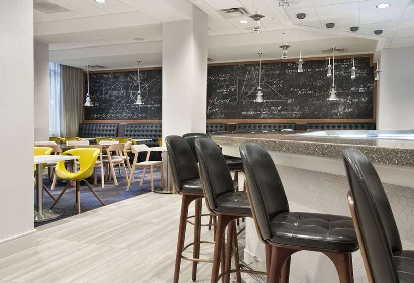 هتل Embassy Suites By Hilton Raleigh Crabtree