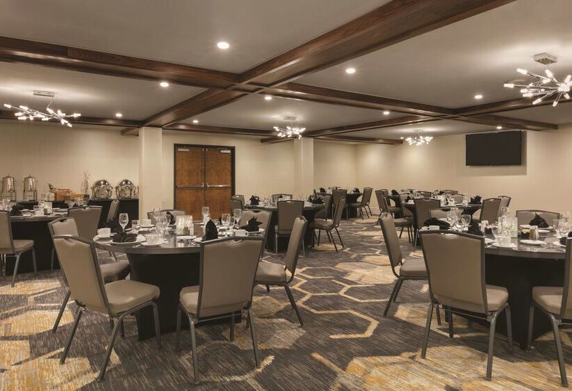 هتل Embassy Suites By Hilton Richmond