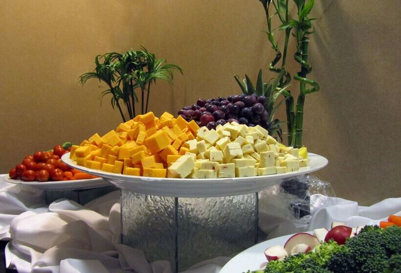 هتل Embassy Suites By Hilton Richmond