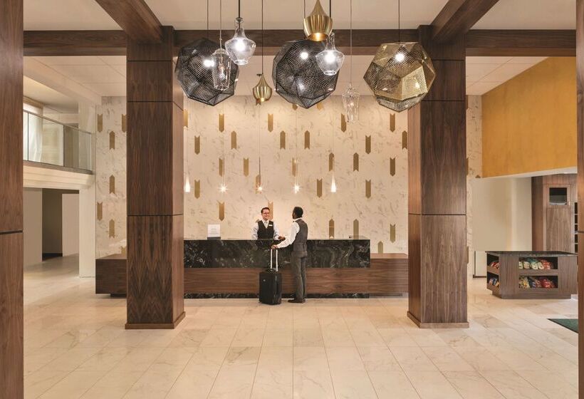 هتل Embassy Suites By Hilton Richmond