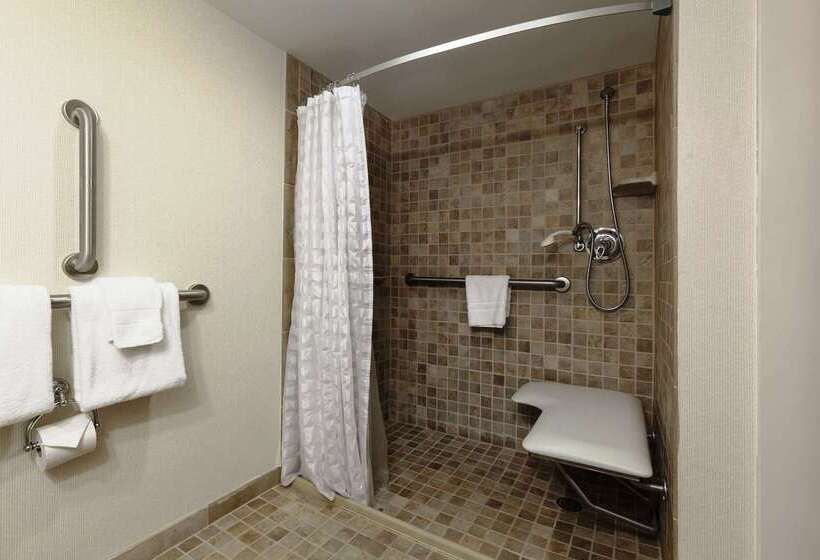 هتل Embassy Suites By Hilton Richmond