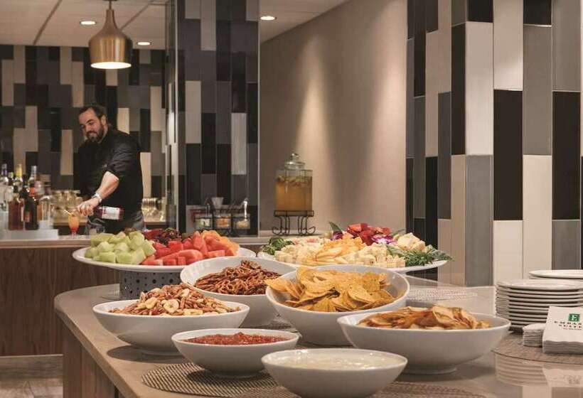 هتل Embassy Suites By Hilton Richmond