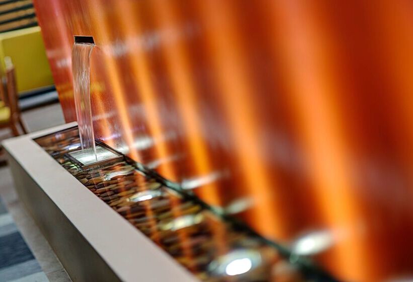 ホテル Embassy Suites By Hilton San Diego Bay Downtown