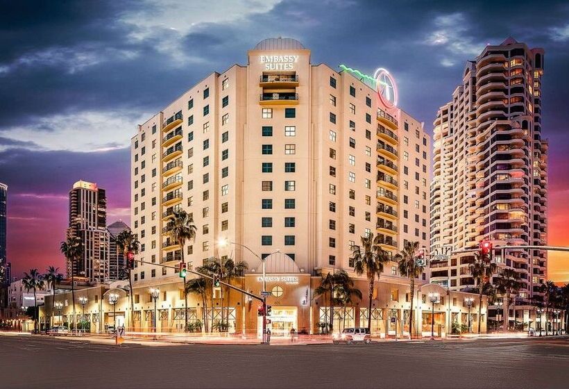 ホテル Embassy Suites By Hilton San Diego Bay Downtown
