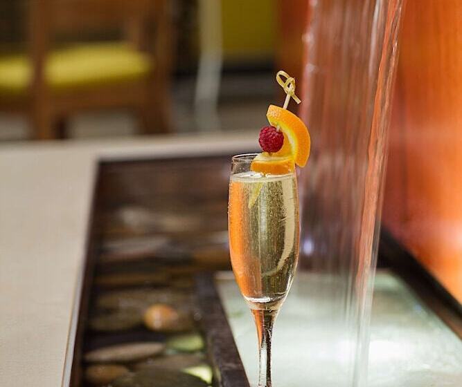 هتل Embassy Suites By Hilton San Diego Bay Downtown