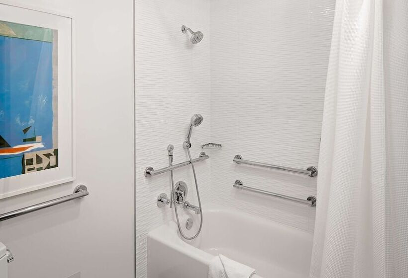 ホテル Embassy Suites By Hilton San Diego Bay Downtown