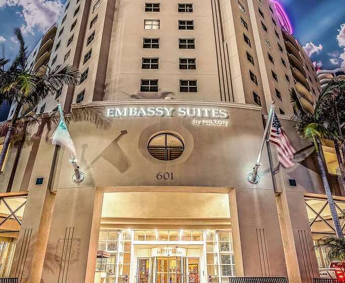 ホテル Embassy Suites By Hilton San Diego Bay Downtown