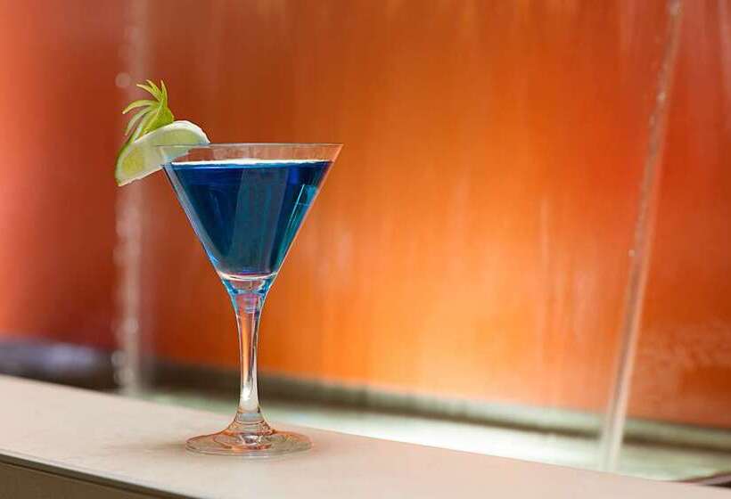 ホテル Embassy Suites By Hilton San Diego Bay Downtown