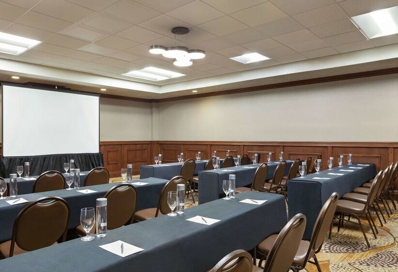 בית מלון כפרי Embassy Suites By Hilton Santa Ana Orange County Airport