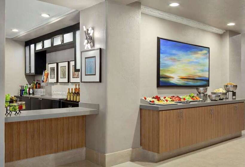 בית מלון כפרי Embassy Suites By Hilton Santa Ana Orange County Airport