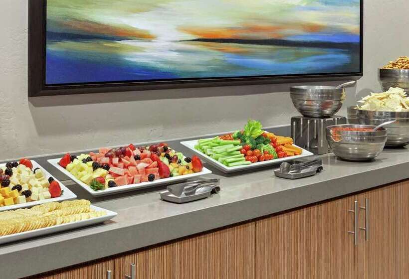 فندق Embassy Suites By Hilton Santa Ana Orange County Airport