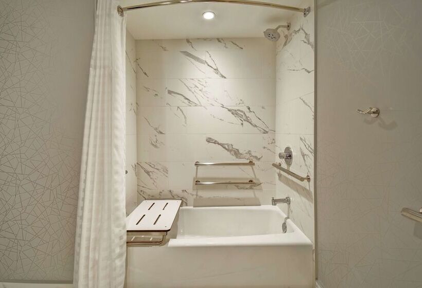 ホテル Embassy Suites By Hilton Santa Clara Silicon Valley