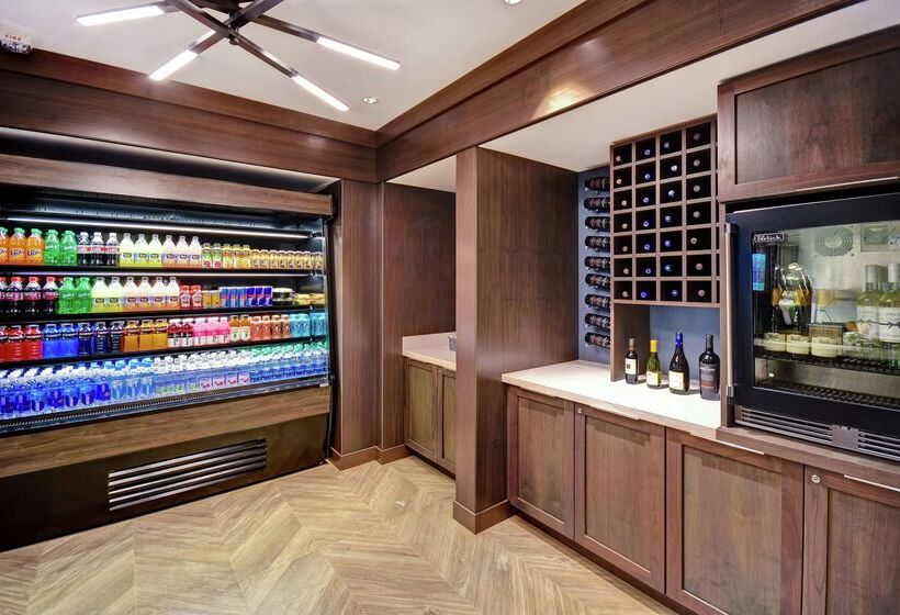 ホテル Embassy Suites By Hilton Santa Clara Silicon Valley