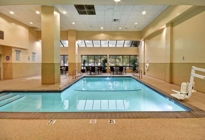 ホテル Embassy Suites By Hilton Santa Clara Silicon Valley