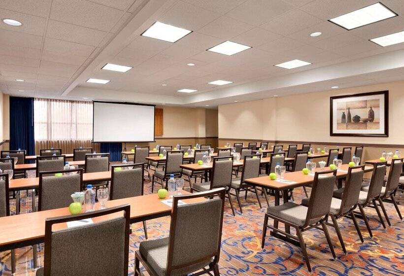 ホテル Embassy Suites By Hilton Santa Clara Silicon Valley