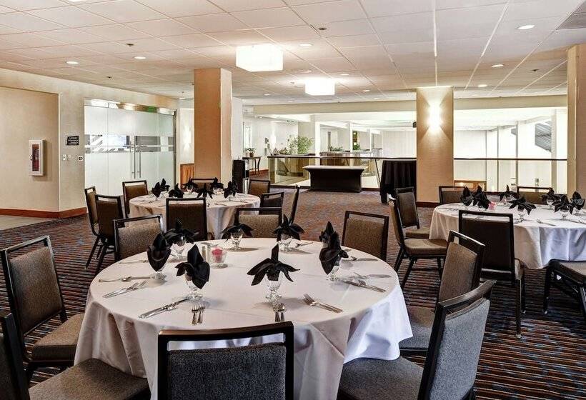 ホテル Embassy Suites By Hilton Santa Clara Silicon Valley