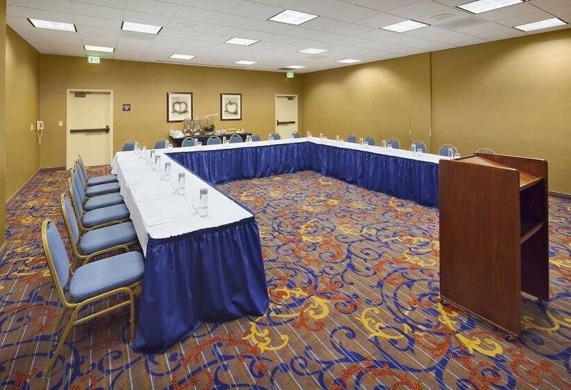 ホテル Embassy Suites By Hilton Santa Clara Silicon Valley