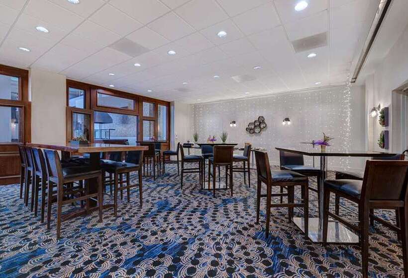 ホテル Embassy Suites By Hilton Santa Clara Silicon Valley