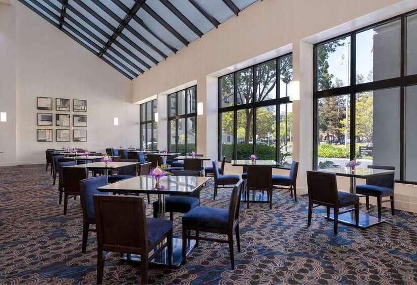 ホテル Embassy Suites By Hilton Santa Clara Silicon Valley