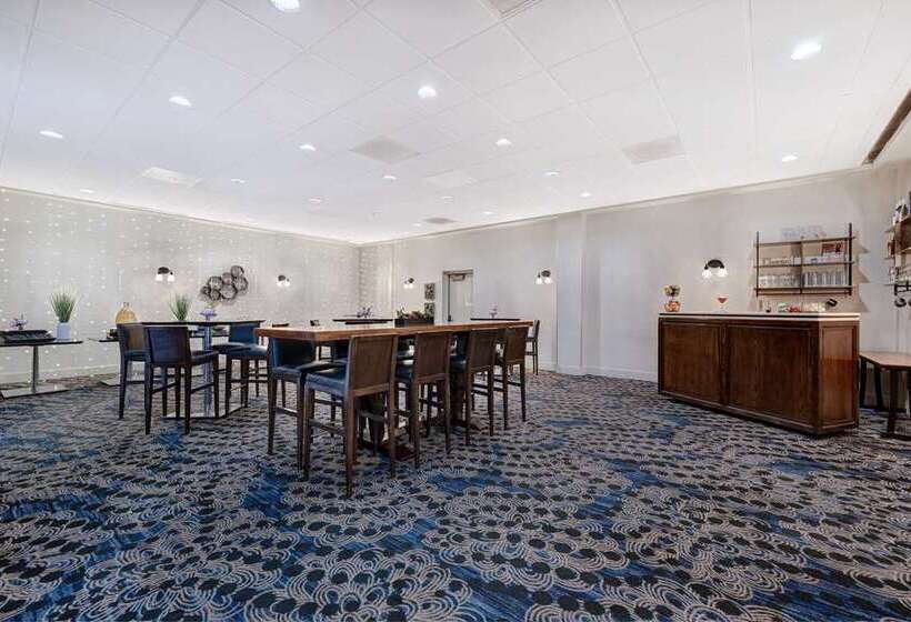 هتل Embassy Suites By Hilton Santa Clara Silicon Valley