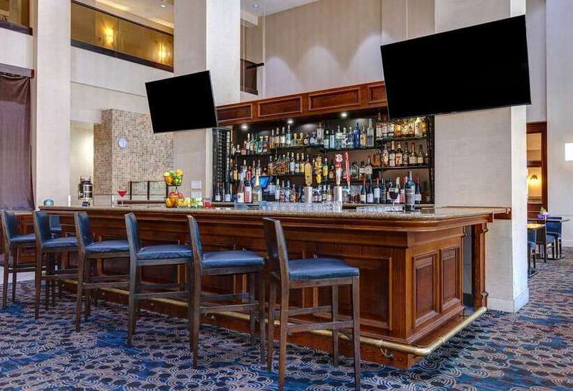 ホテル Embassy Suites By Hilton Santa Clara Silicon Valley