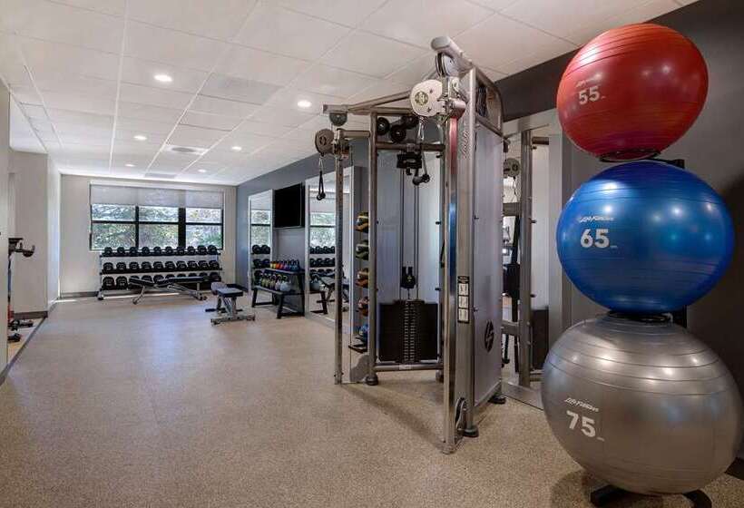 ホテル Embassy Suites By Hilton Santa Clara Silicon Valley