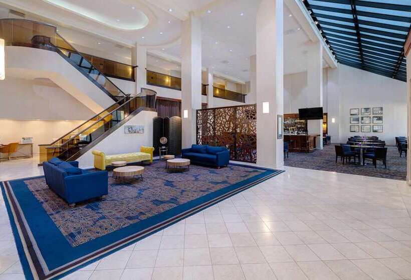 ホテル Embassy Suites By Hilton Santa Clara Silicon Valley