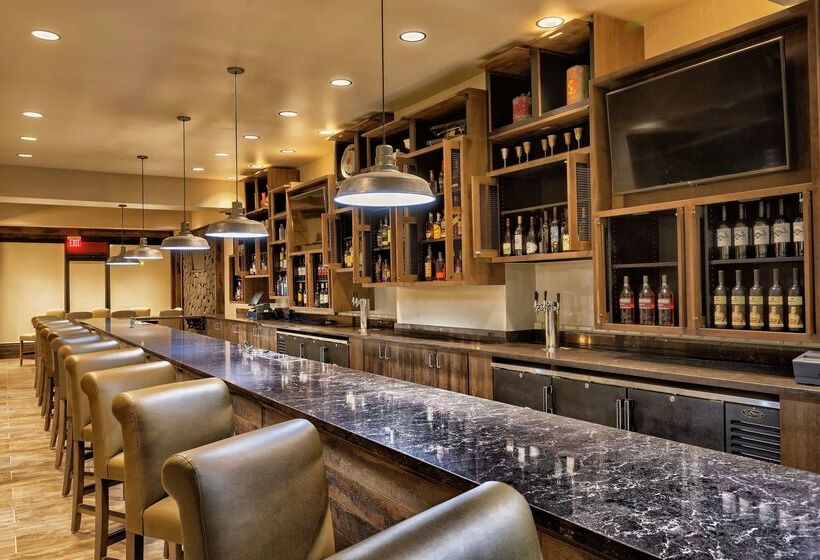 فندق Embassy Suites By Hilton Tulsa I44