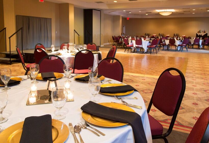 فندق Embassy Suites By Hilton Tulsa I44