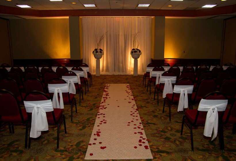 فندق Embassy Suites By Hilton Tulsa I44