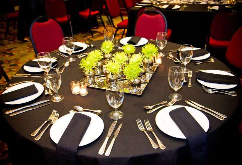 فندق Embassy Suites By Hilton Tulsa I44