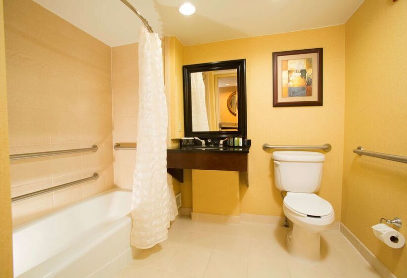 فندق Embassy Suites By Hilton Tulsa I44