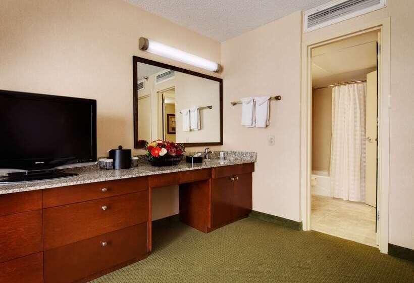 فندق Embassy Suites By Hilton Tulsa I44