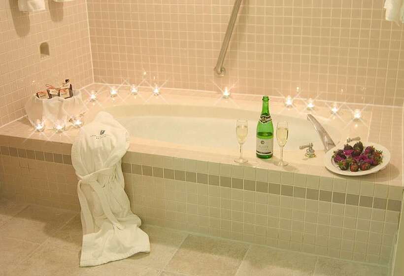 فندق Embassy Suites By Hilton Tulsa I44