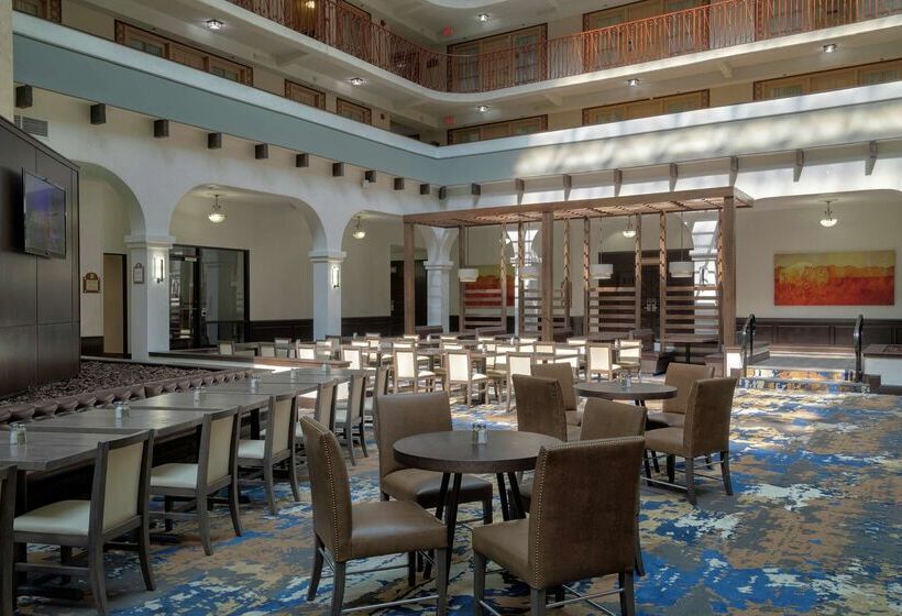 فندق Embassy Suites By Hilton Tulsa I44