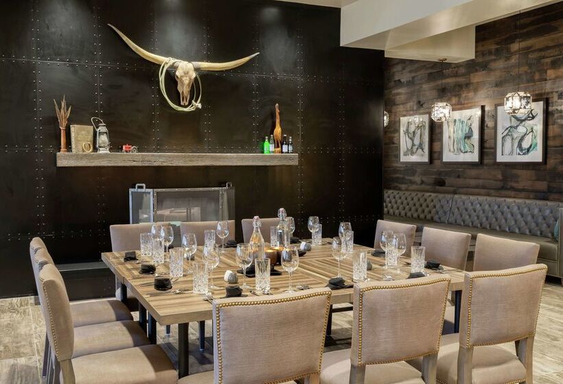 فندق Embassy Suites By Hilton Tulsa I44