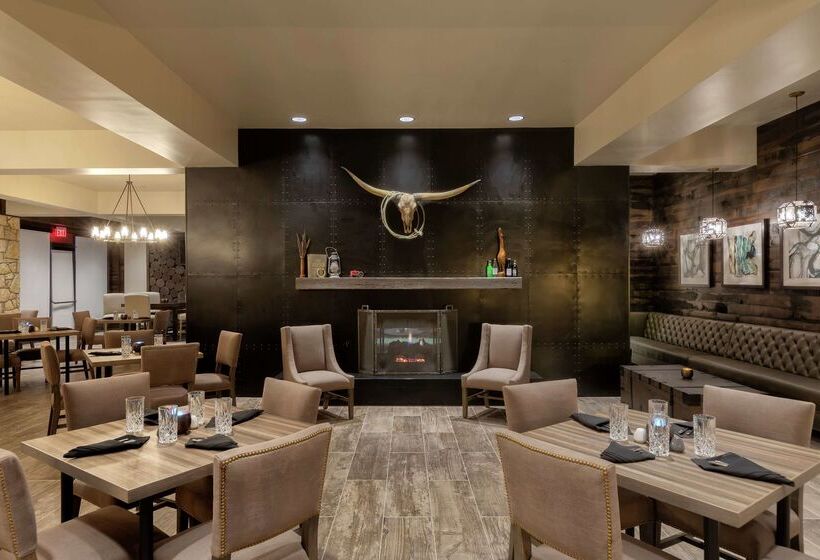 فندق Embassy Suites By Hilton Tulsa I44