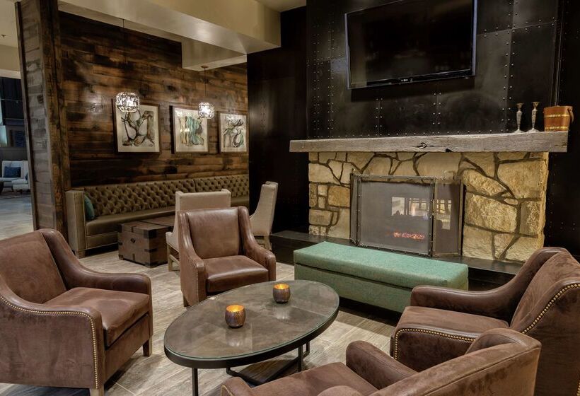 فندق Embassy Suites By Hilton Tulsa I44