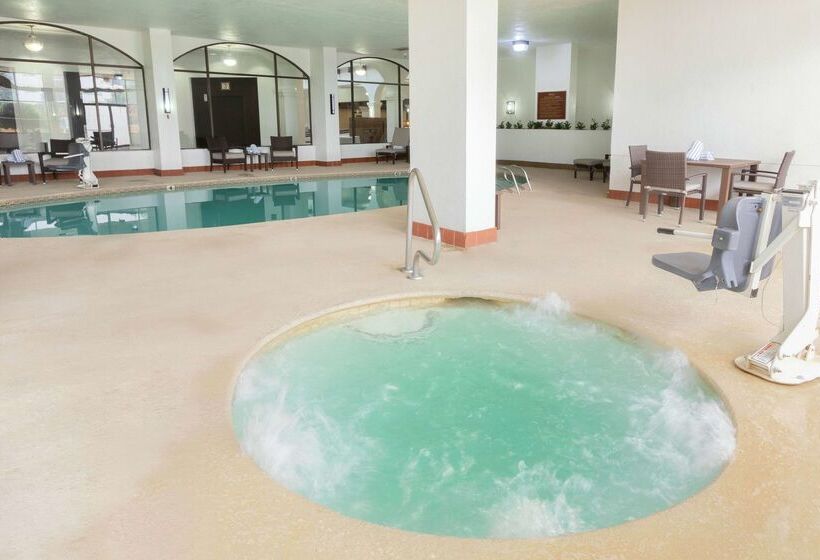 فندق Embassy Suites By Hilton Tulsa I44