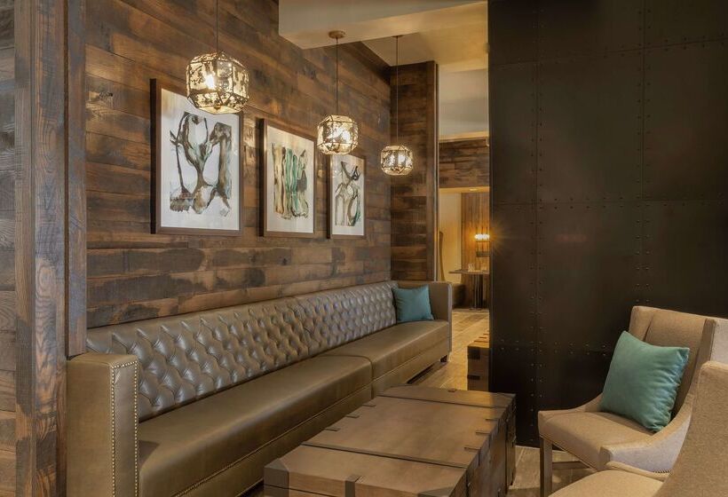 فندق Embassy Suites By Hilton Tulsa I44