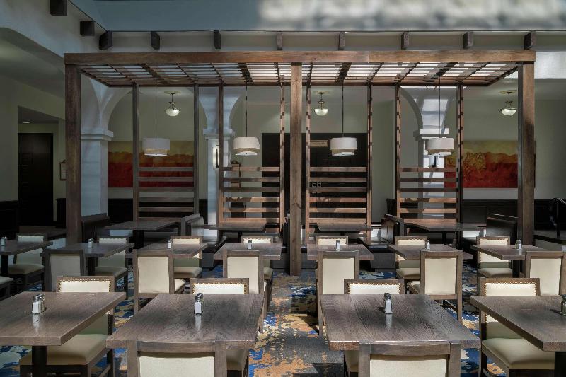 فندق Embassy Suites By Hilton Tulsa I44