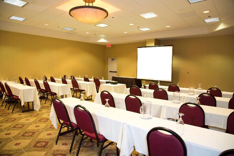 فندق Embassy Suites By Hilton Tulsa I44