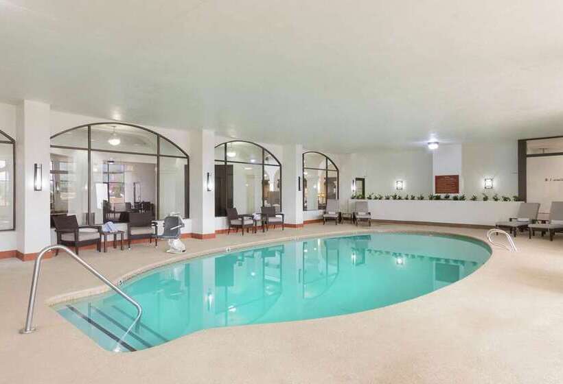 فندق Embassy Suites By Hilton Tulsa I44