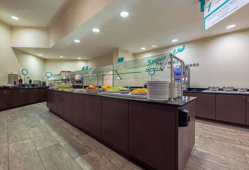 فندق Embassy Suites By Hilton Tulsa I44