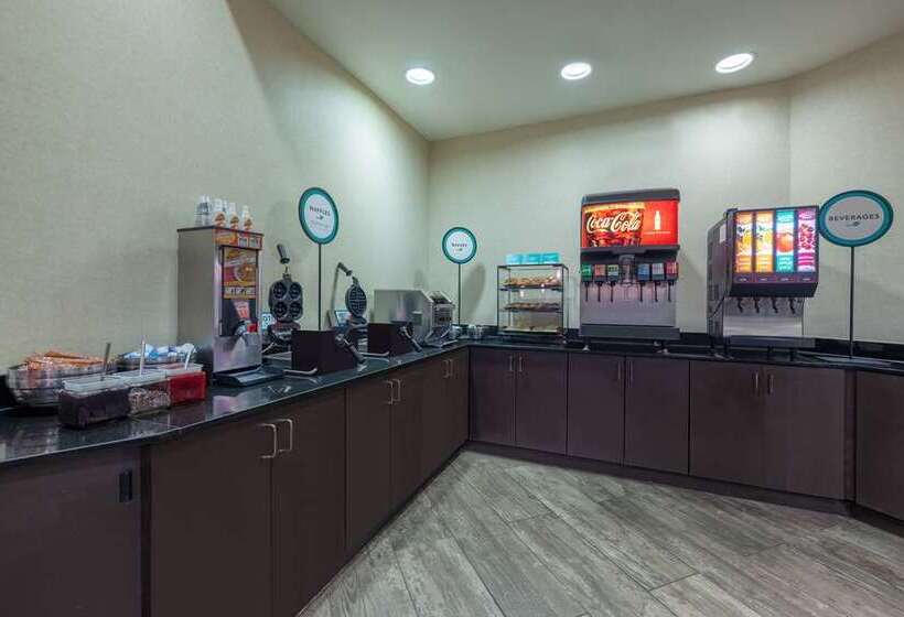 فندق Embassy Suites By Hilton Tulsa I44