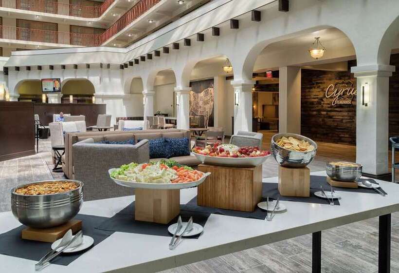 فندق Embassy Suites By Hilton Tulsa I44